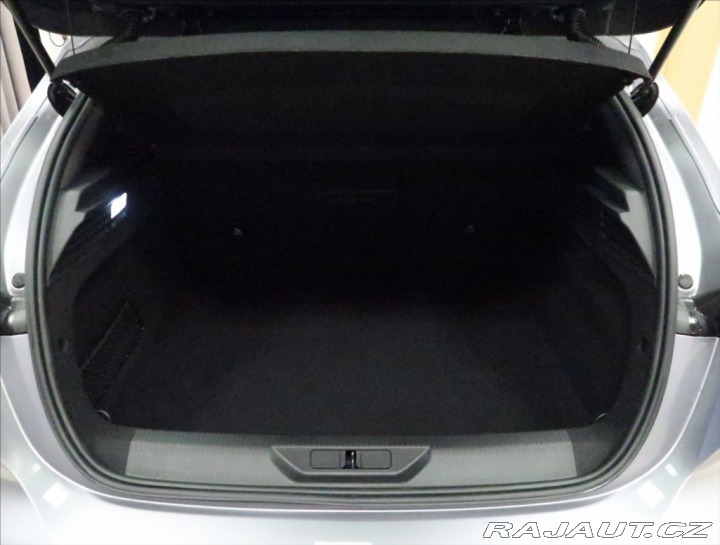 Peugeot 308 1,2 ALLURE PureTech  130 2024