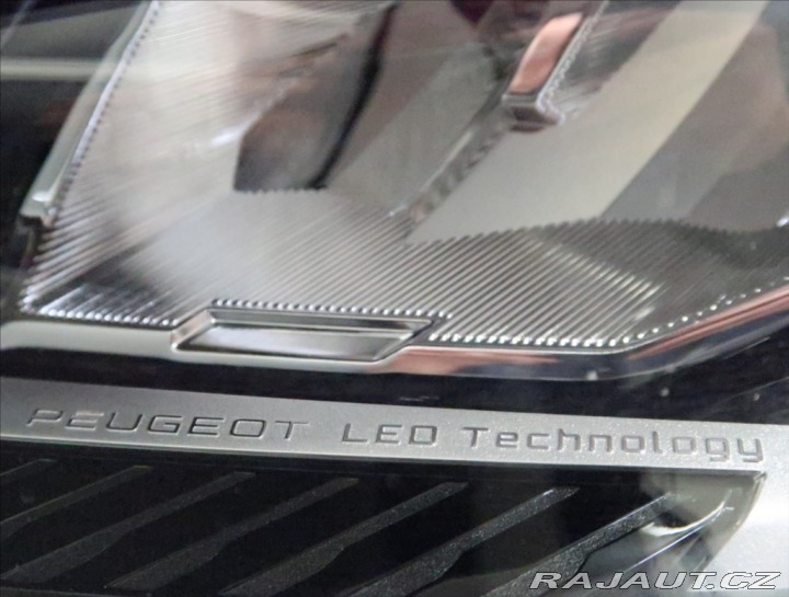 Peugeot 308 1,2 ALLURE PureTech  130 2024