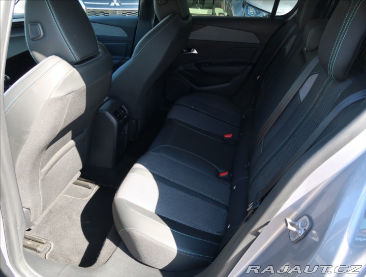 Peugeot 308 1,2 ALLURE PureTech 130 2024