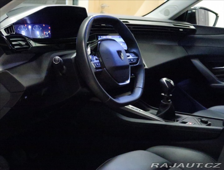 Peugeot 308 1,2 PT ALLURE NAVI KAMERA 2024