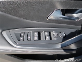 Peugeot 308 1,2 ALLURE PureTech  130 2024