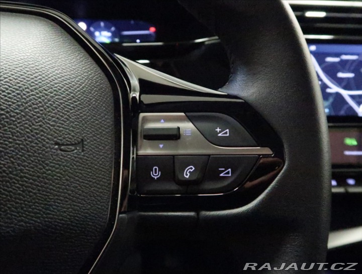 Peugeot 308 1,2 PT ALLURE NAVI KAMERA 2024