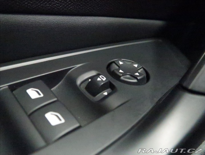 Peugeot 308 1,2 PT ALLURE NAVI KAMERA 2024