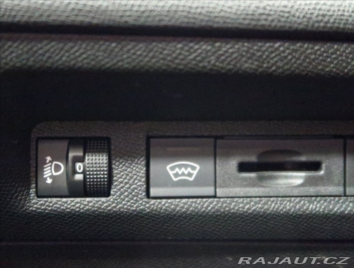 Peugeot 308 1,2 PT ALLURE NAVI KAMERA 2024