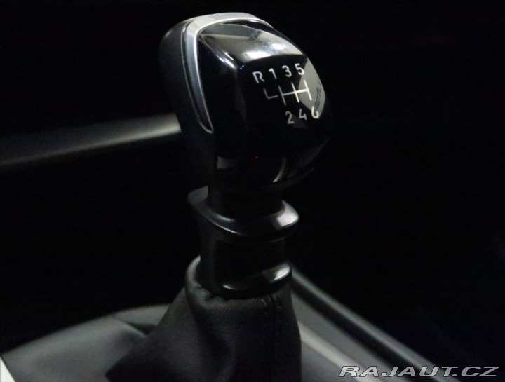 Peugeot 308 1,2 PT ALLURE NAVI KAMERA 2024