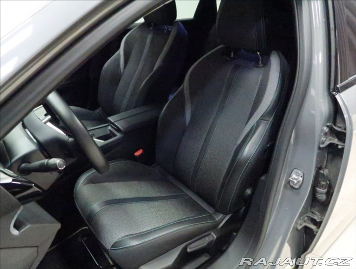 Peugeot 308 1,2 PT ALLURE NAVI KAMERA 2024