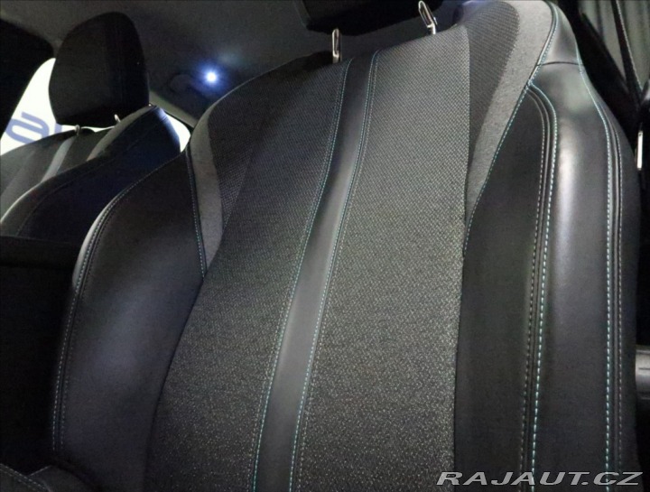 Peugeot 308 1,2 PT ALLURE NAVI KAMERA 2024