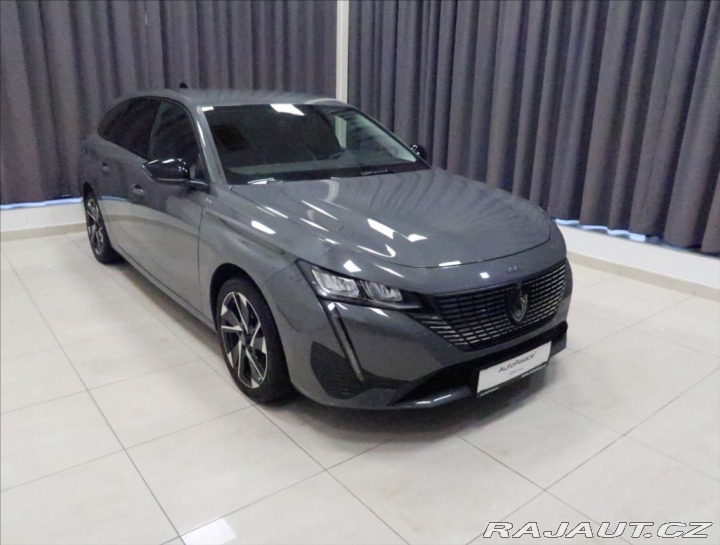 Peugeot 308 1,2 PT ALLURE NAVI KAMERA 2024