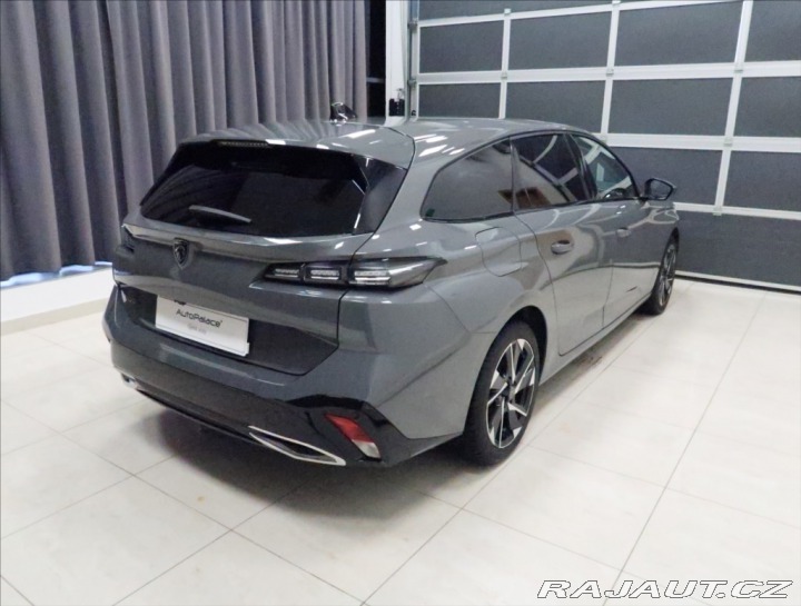Peugeot 308 1,2 PT ALLURE NAVI KAMERA 2024