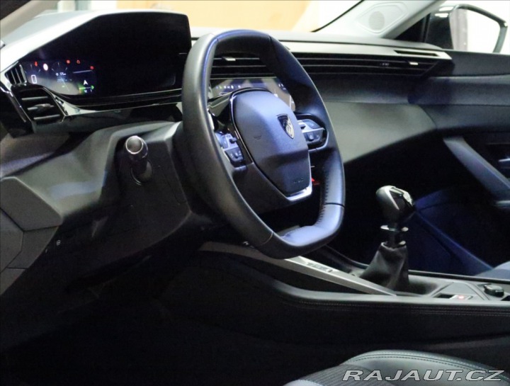 Peugeot 308 1,2 PT ALLURE NAVI KAMERA 2024