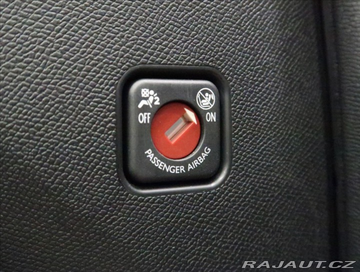 Peugeot 308 1,5 BlueHDi AT ALLURE NA 2024