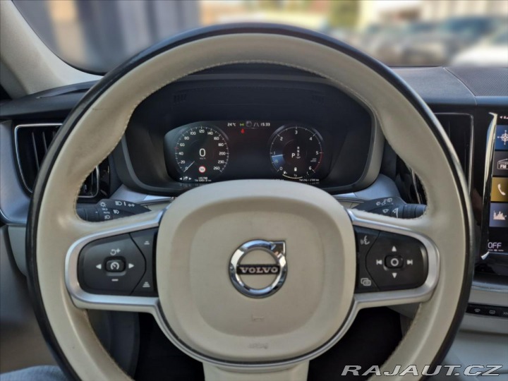 Volvo XC60 2,0 B4 AWD diesel Momentu 2020
