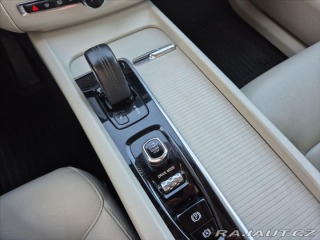 Volvo XC60 2,0 B4 AWD diesel Momentu 2020