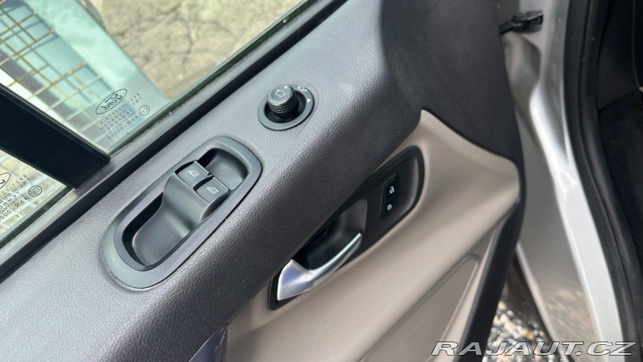 Ford Tourneo Custom 2.0TDCi 125kW REZERVOVANO 2016