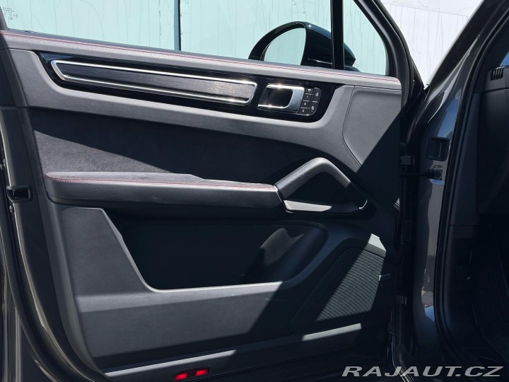 Porsche Cayenne GTS 2022