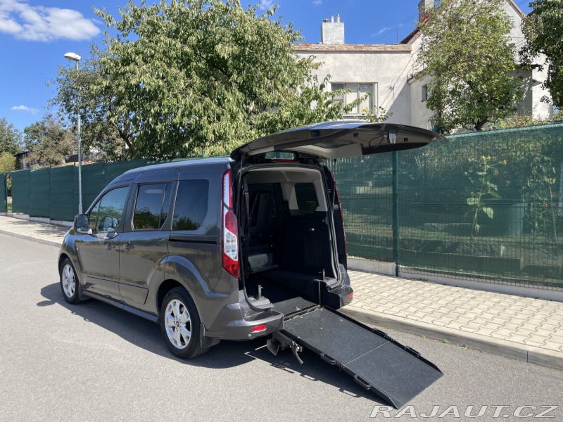 Ford Tourneo Connect pro převoz vozíčkáře