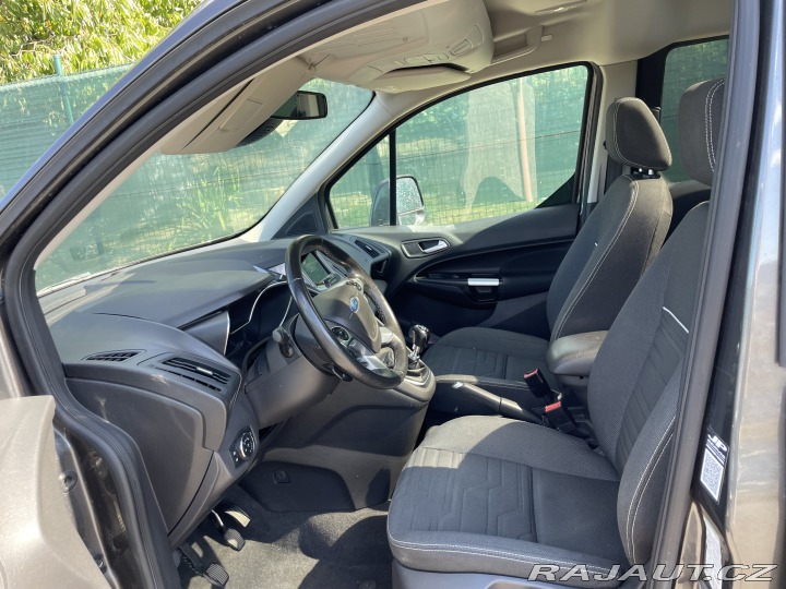 Ford Tourneo Connect pro převoz vozíčkáře 2017