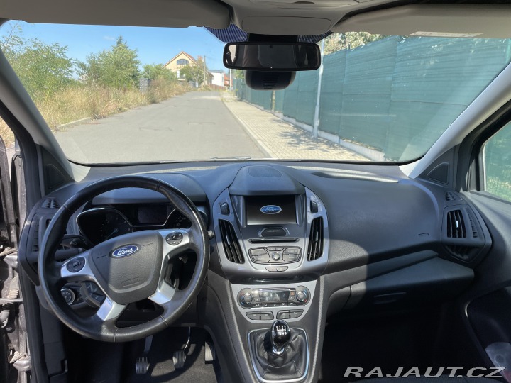 Ford Tourneo Connect pro převoz vozíčkáře 2017