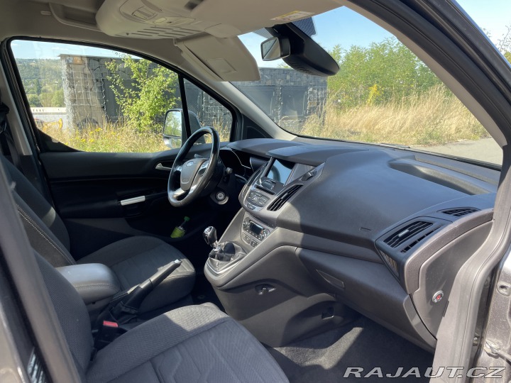 Ford Tourneo Connect pro převoz vozíčkáře 2017