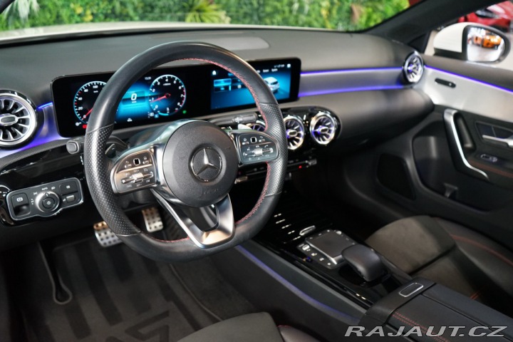 Mercedes-Benz A 200*AMG*CAMERA*CARPLAY*LE 2020