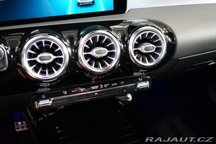 Mercedes-Benz A 200*AMG*CAMERA*CARPLAY*LE 2020