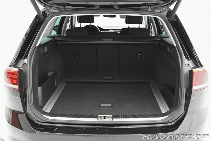 Volkswagen Passat 2,0 TDI 110kW Business Zá 2022