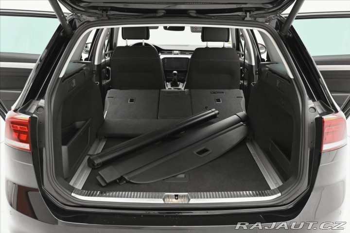 Volkswagen Passat 2,0 TDI 110kW Business Zá 2022