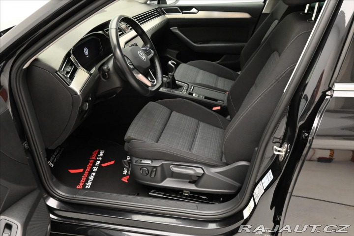 Volkswagen Passat 2,0 TDI 110kW Business Zá 2022