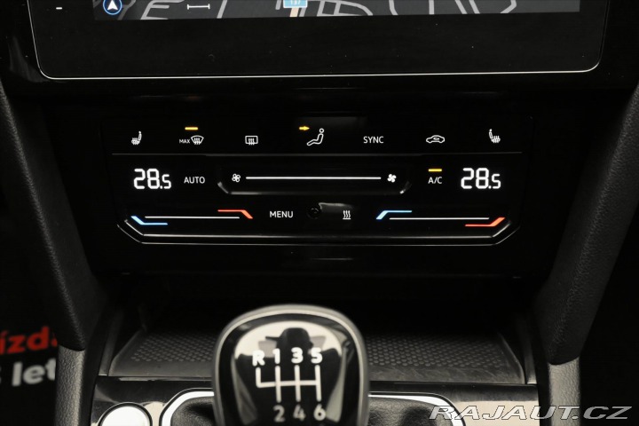 Volkswagen Passat 2,0 TDI 110kW Business Zá 2022