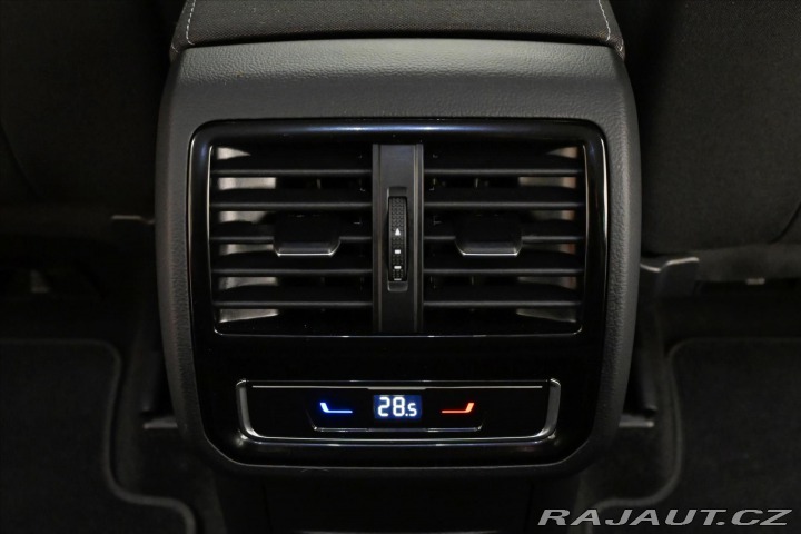 Volkswagen Passat 2,0 TDI 110kW Business Zá 2022