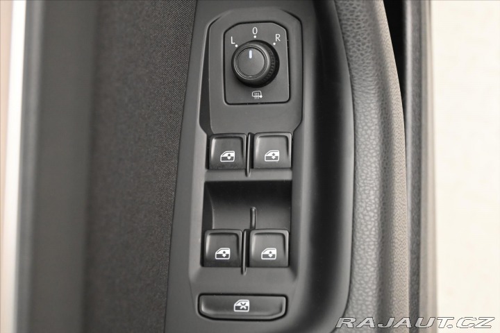Volkswagen Passat 2,0 TDI 110kW Business Zá 2022