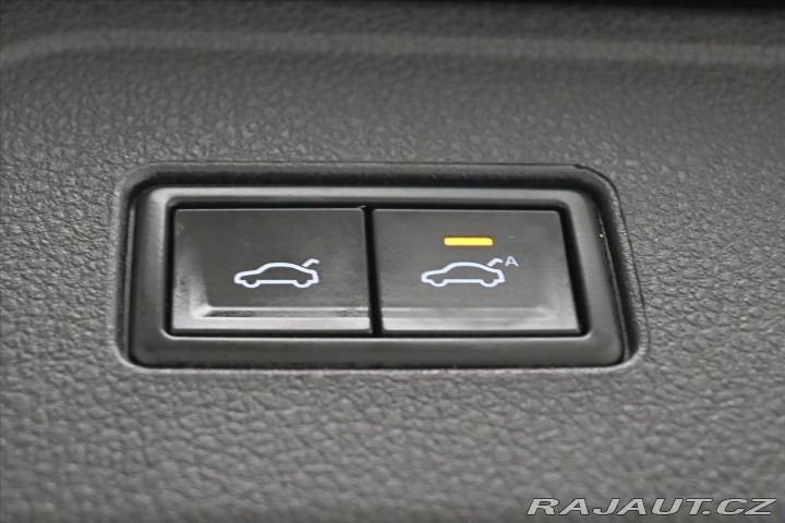 Volkswagen Passat 2,0 TDI 110kW Business Zá 2022