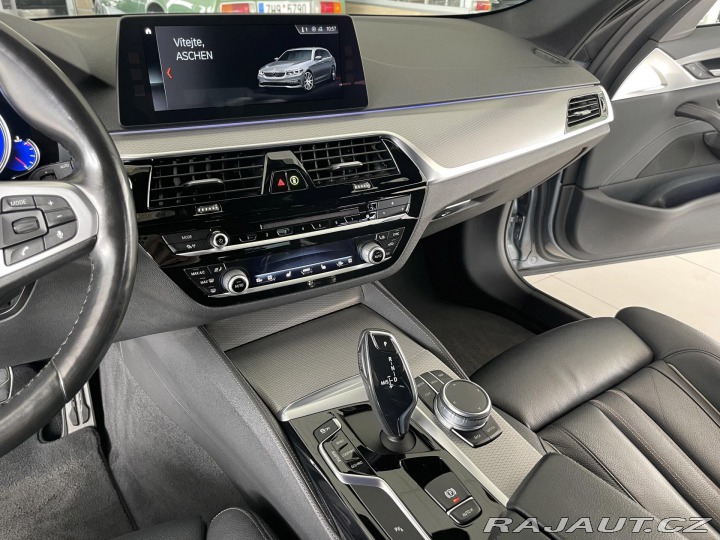 BMW 5 530d xDrive*M-SPORT*HeadU 2018