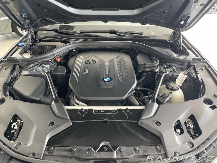 BMW 5 530d xDrive*M-SPORT*HeadU 2018