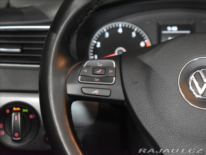 Volkswagen Jetta 1,4 Highline Bezklíč,temp 2012