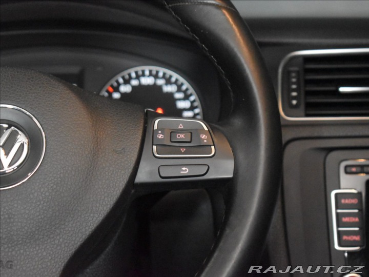 Volkswagen Jetta 1,4 Highline Bezklíč,temp 2012