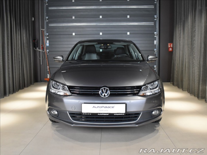 Volkswagen Jetta 1,4 Highline Bezklíč,temp 2012