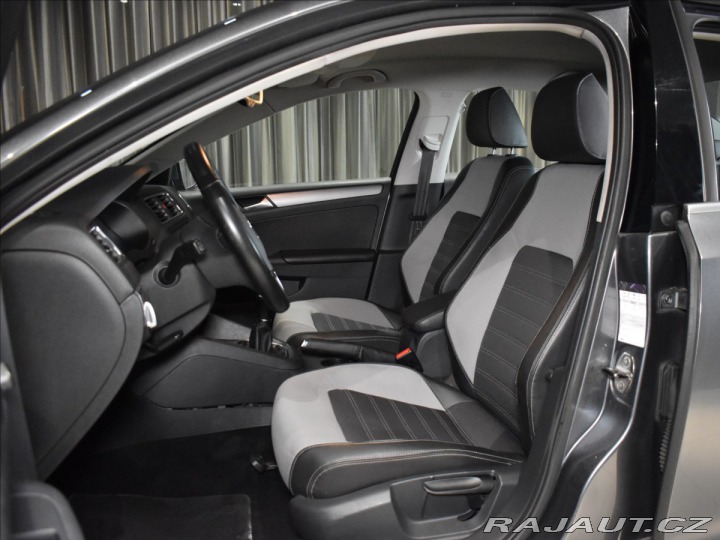 Volkswagen Jetta 1,4 Highline Bezklíč,temp 2012