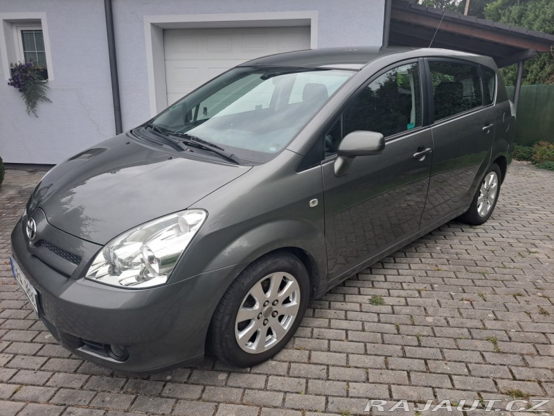 Toyota Corolla Verso R1