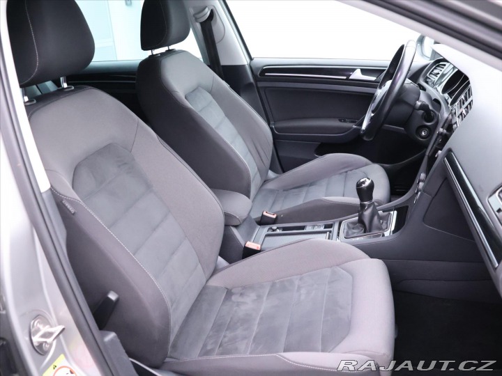 Volkswagen Golf 1,4 TSI 92kW Highline LED 2017