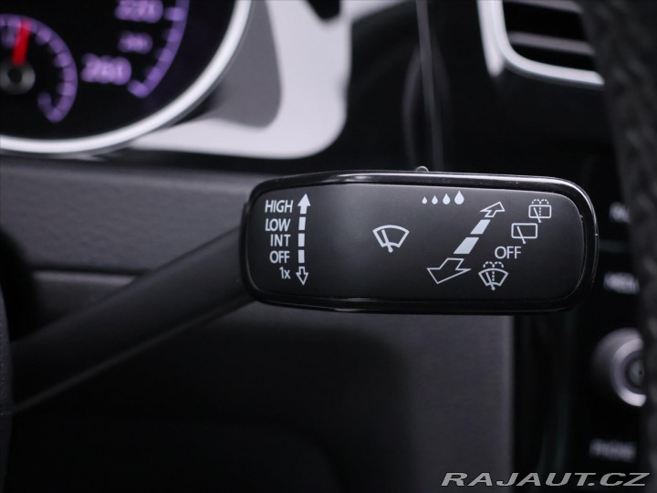 Volkswagen Golf 1,4 TSI 92kW Highline LED 2017