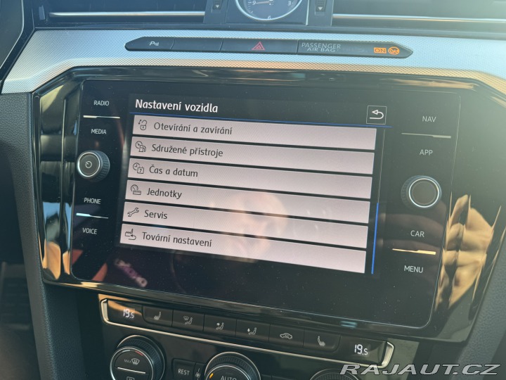 Volkswagen Passat DSG 2,0 TDI 110 KW BEZ AD 2015