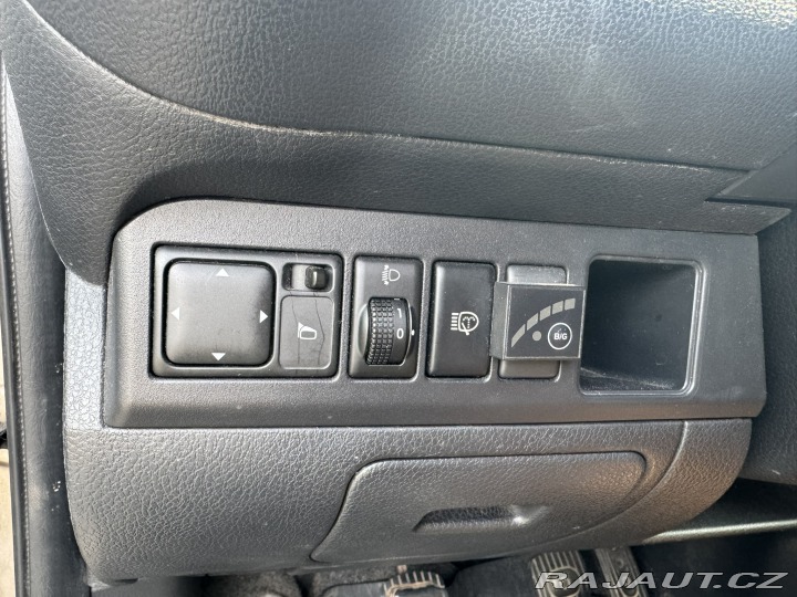 Nissan Note 1,4i 65 KW LPG 2006