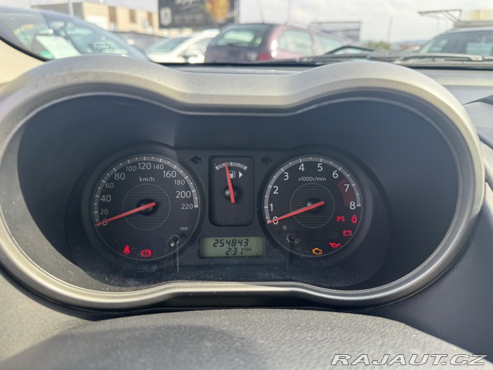 Nissan Note 1,4i 65 KW LPG 2006