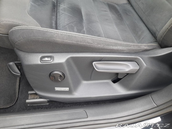 Volkswagen Golf 2,0 110kW,koupeno nové 2016