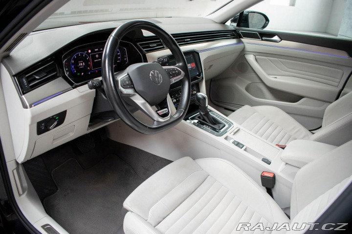 Volkswagen Passat TSI 206kW 4M*REZERVACE 2021