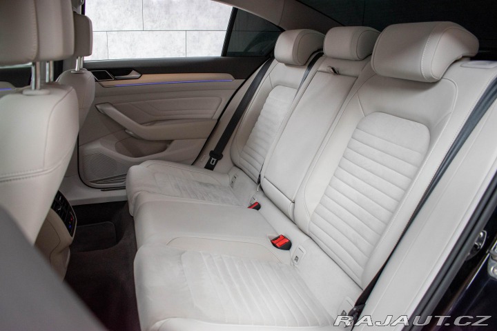 Volkswagen Passat TSI 206kW 4M*REZERVACE 2021