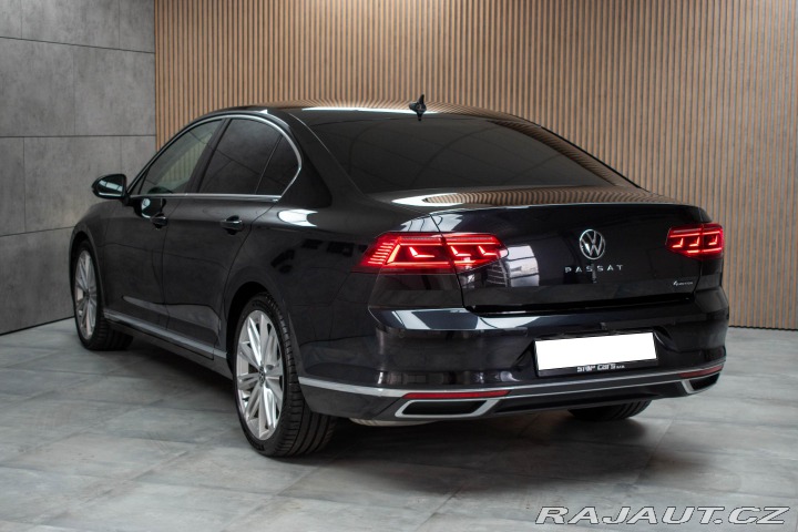 Volkswagen Passat TSI 206kW 4M*REZERVACE 2021