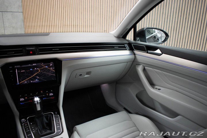 Volkswagen Passat TSI 206kW 4M*REZERVACE 2021