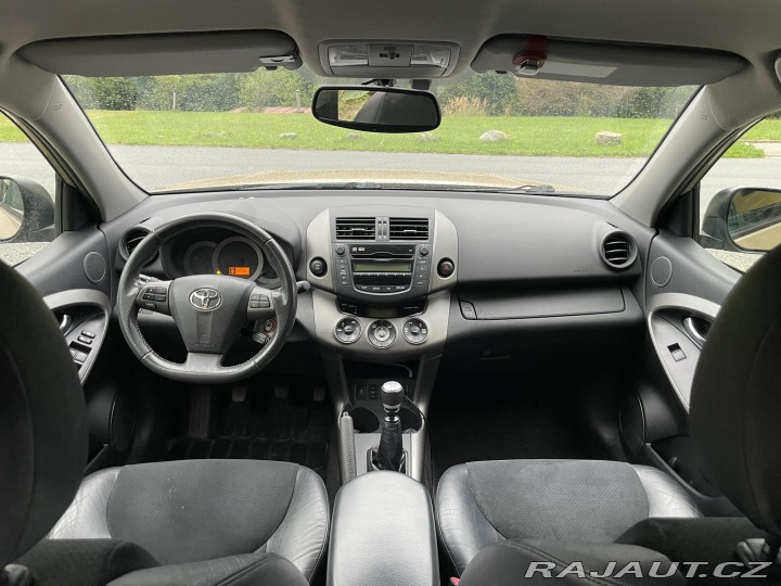 Toyota RAV4  2012